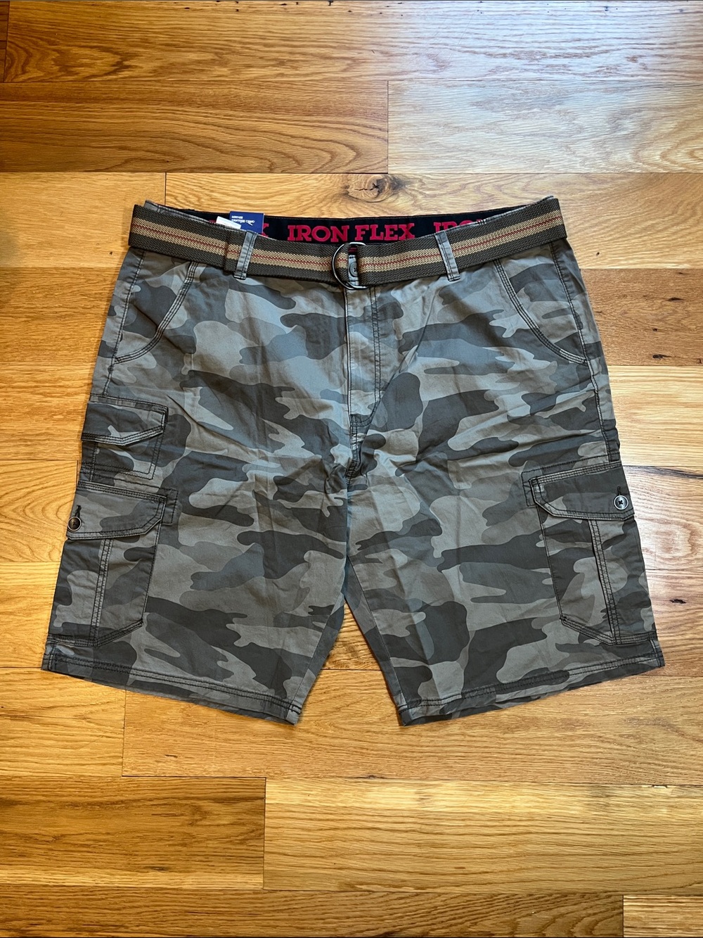 NWT Men’s Iron Co. Camo Stretch Cargo Shorts, Size 42